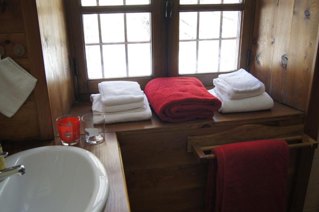 Chalet Lavis Trafford Bed & Breakfast Bramans Room photo